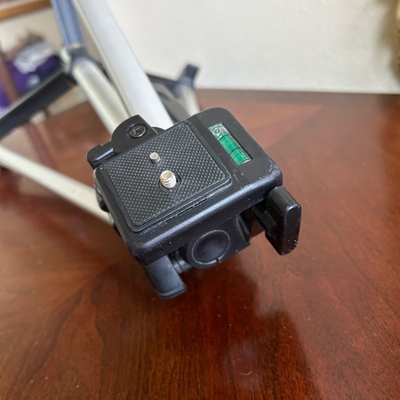 Maxell camera tripod with extendable legs - Picture 4 of 6